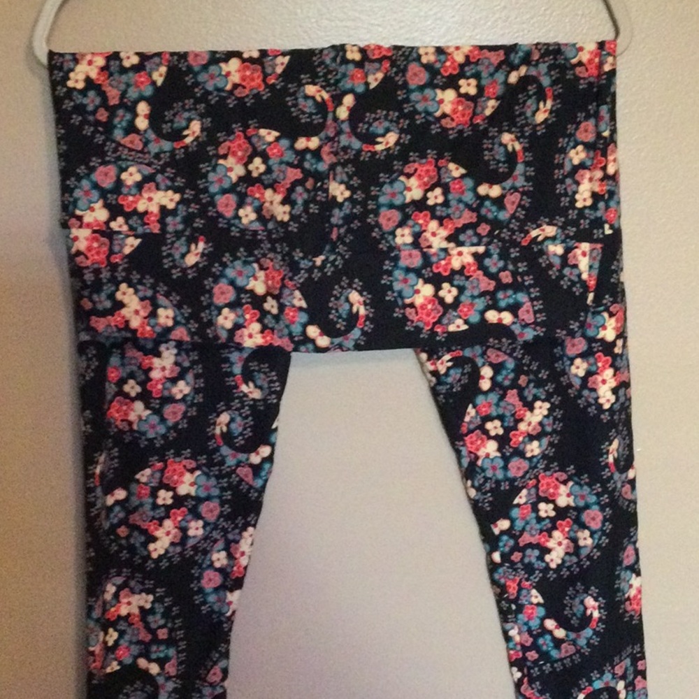 Brand new Lularoe Leggings, size TC, Paisley Pattern in black, blue, cream, pink